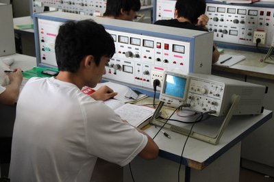 機(jī)電工程系學(xué)生技能大賽技術(shù)培訓(xùn) 培養(yǎng)卓越工程師的搖籃